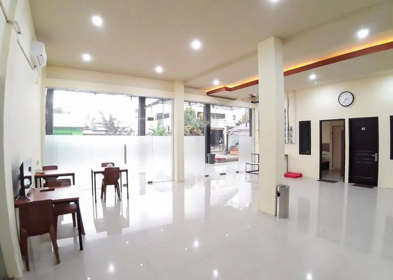 Reddoorz Syariah Near Transmart Jambi 2 Hotel Paalmerah Ngoại thất bức ảnh