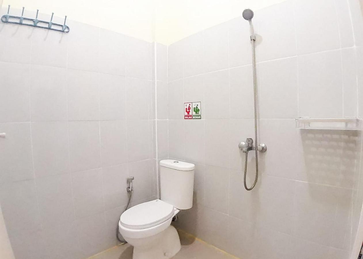 Reddoorz Syariah Near Transmart Jambi 2 Hotel Paalmerah Ngoại thất bức ảnh
