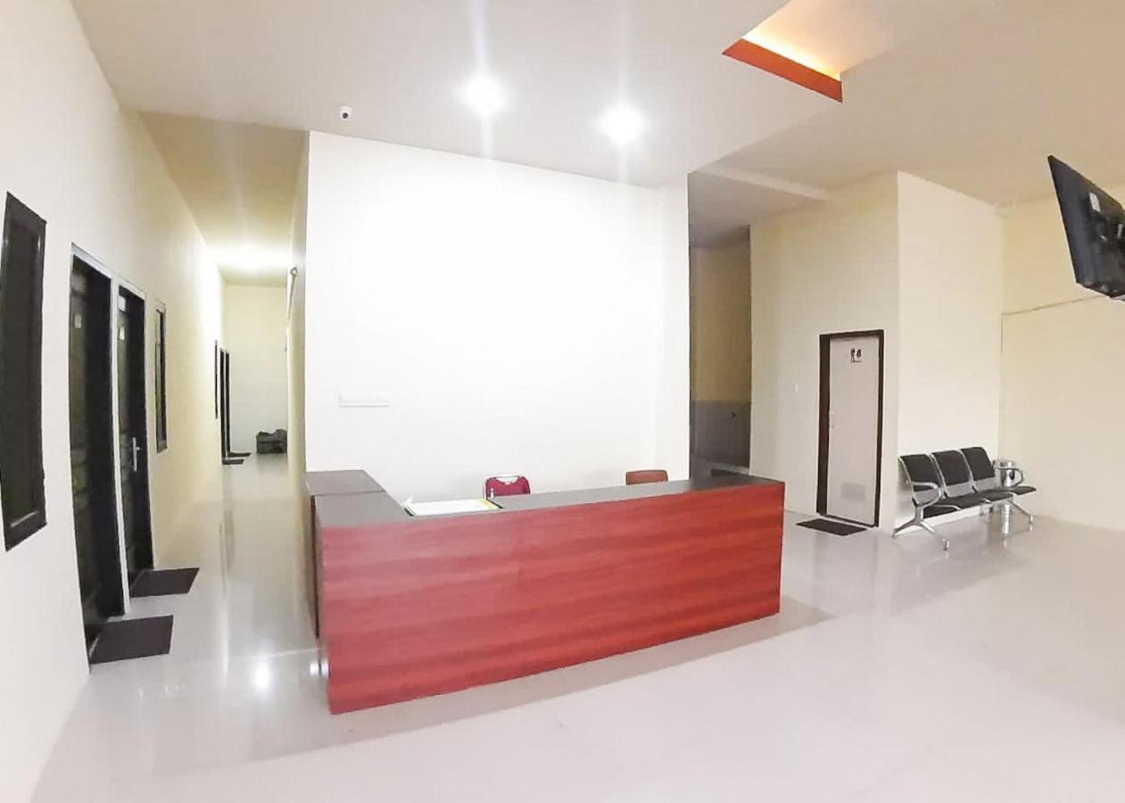 Reddoorz Syariah Near Transmart Jambi 2 Hotel Paalmerah Ngoại thất bức ảnh